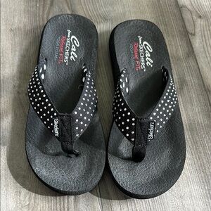 Skechers Black Polka Dot Flip Flops